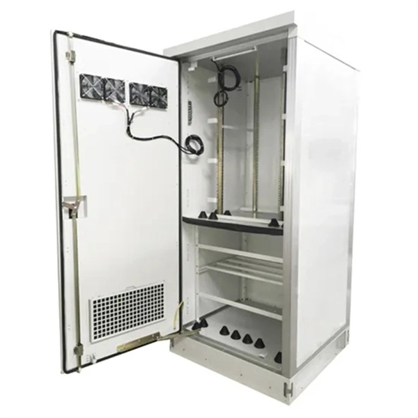 What type of outdoor electrical distribution box is used on the rooftop 